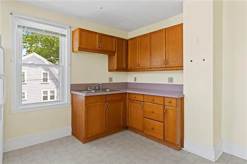 205 Pawtuxet Avenue Warwick RI 02888