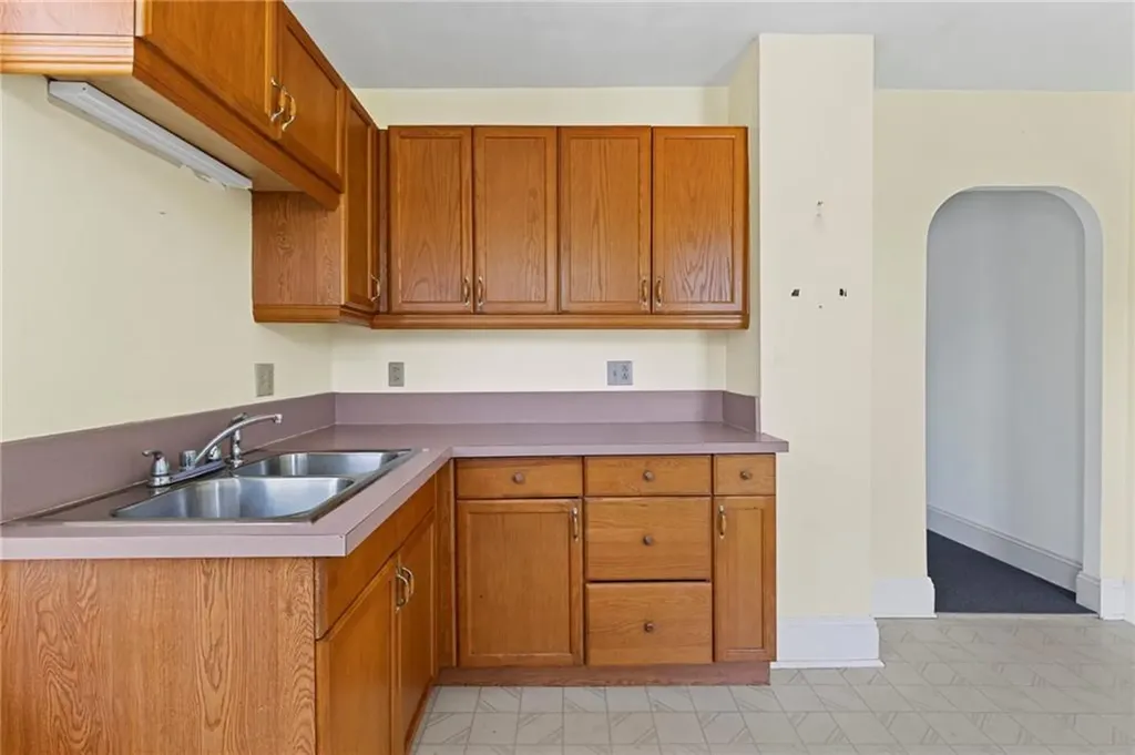 205 Pawtuxet Avenue Warwick RI 02888