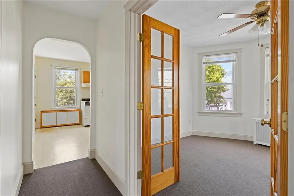 205 Pawtuxet Avenue Warwick RI 02888