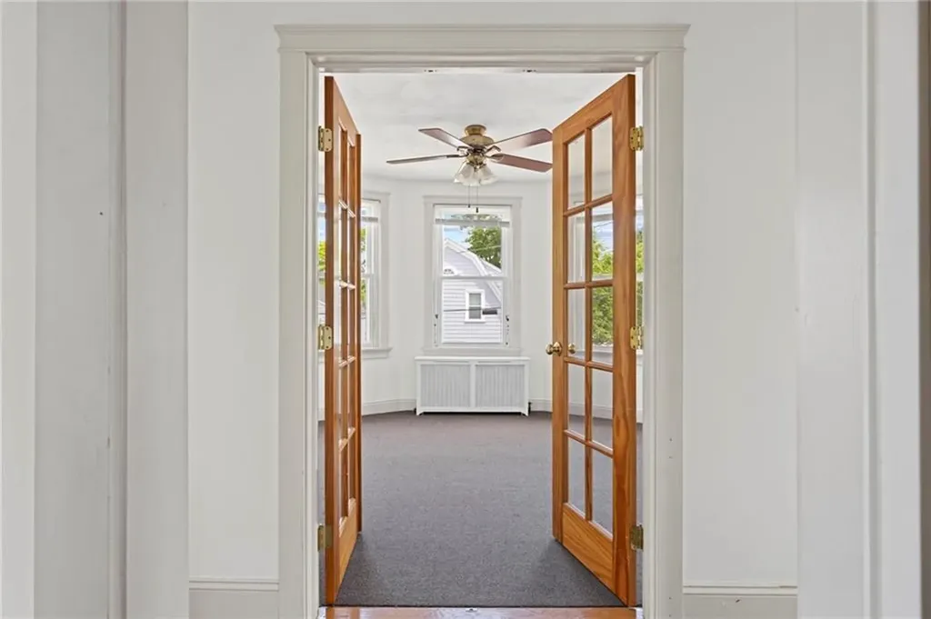 205 Pawtuxet Avenue Warwick RI 02888