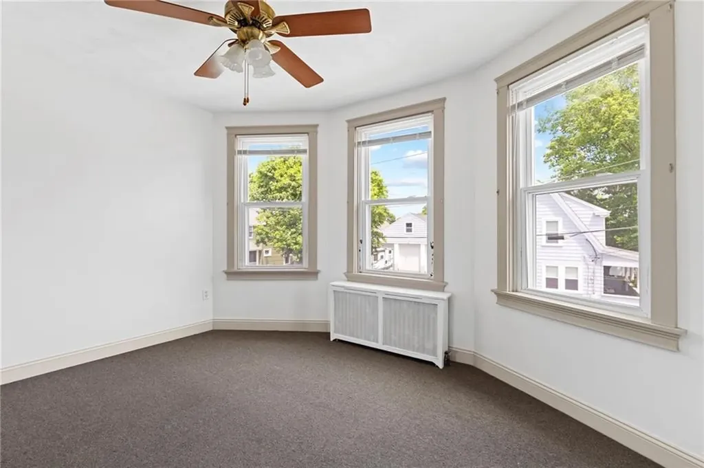 205 Pawtuxet Avenue Warwick RI 02888