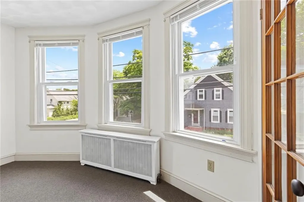 205 Pawtuxet Avenue Warwick RI 02888