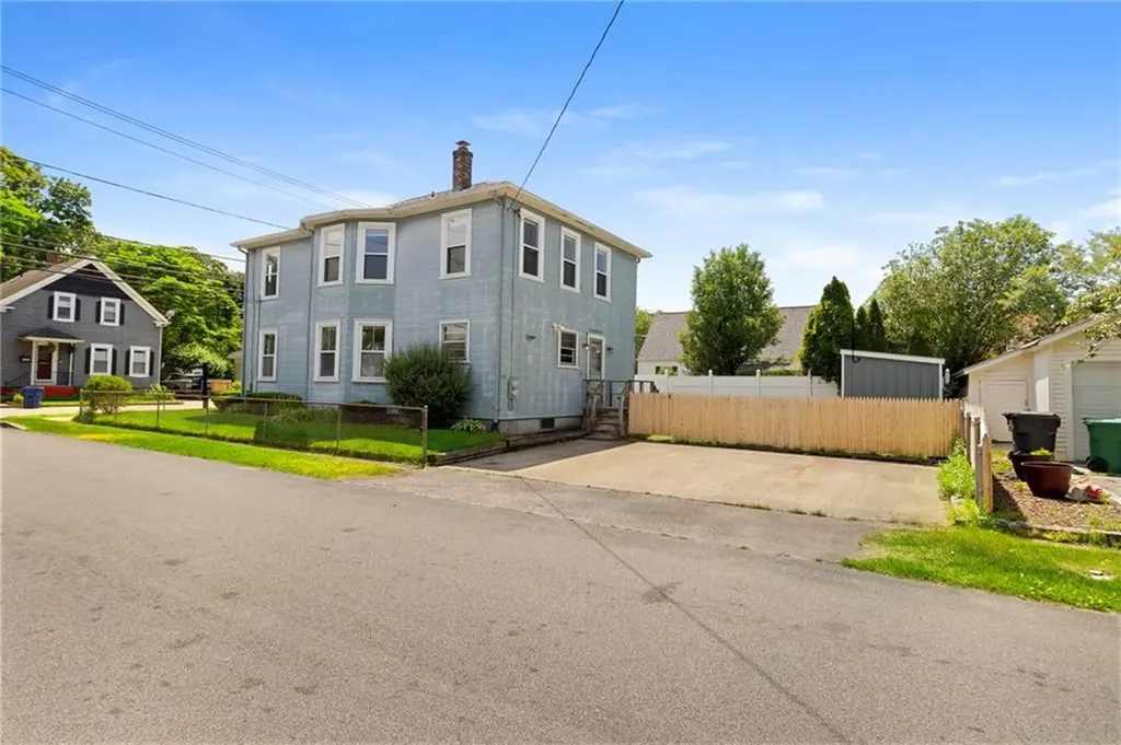 205 Pawtuxet Avenue Warwick RI 02888