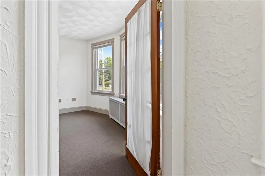 205 Pawtuxet Avenue Warwick RI 02888