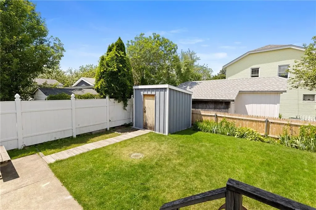 205 Pawtuxet Avenue Warwick RI 02888