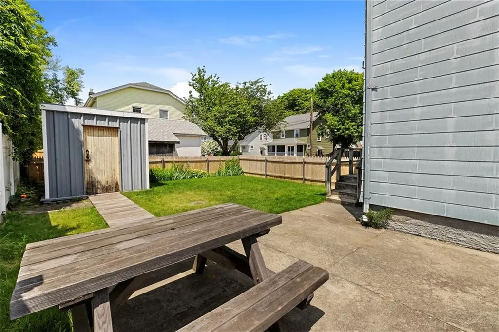 205 Pawtuxet Avenue Warwick RI 02888