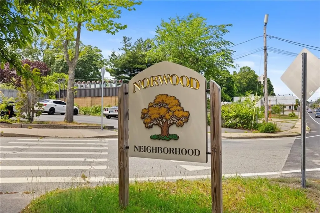 205 Pawtuxet Avenue Warwick RI 02888