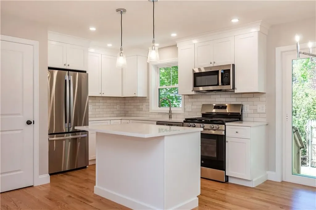81 83 Cadora Avenue Warwick RI 02818