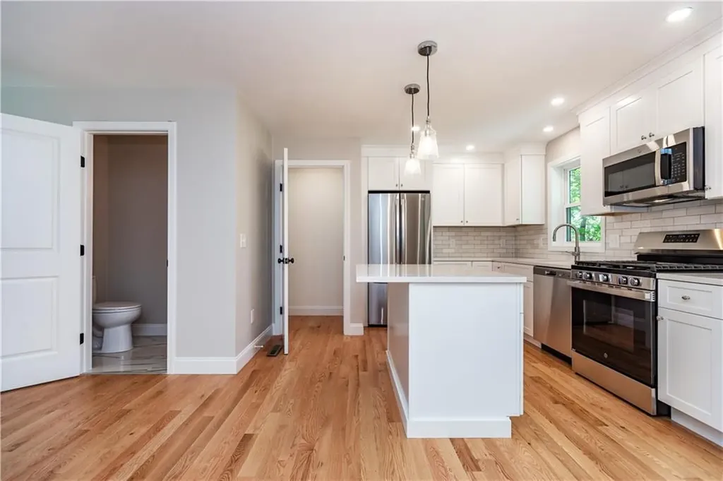 81 83 Cadora Avenue Warwick RI 02818