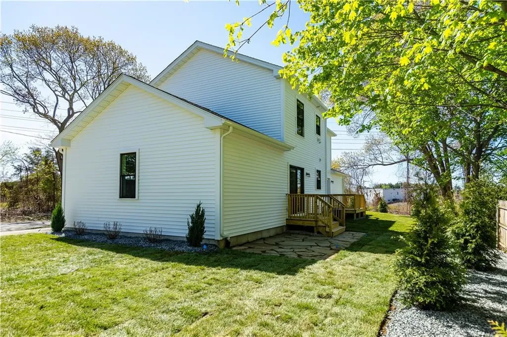 81 83 Cadora Avenue Warwick RI 02818