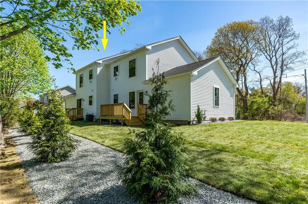 81 83 Cadora Avenue Warwick RI 02818