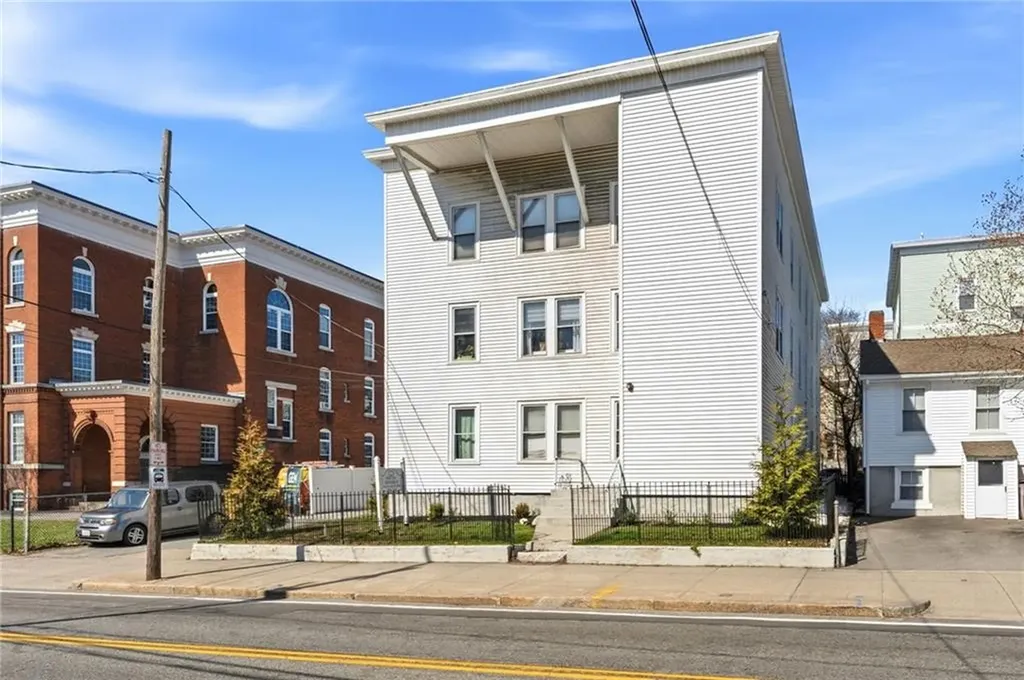 736 Social Street Woonsocket RI 02895