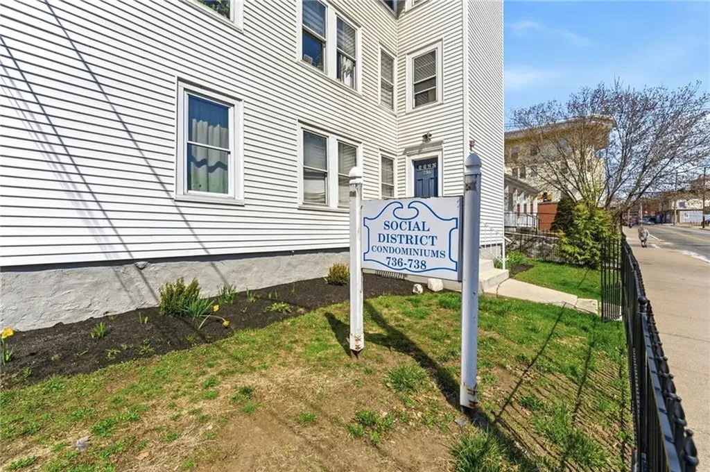 736 Social Street Woonsocket RI 02895