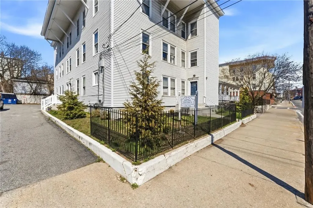 736 Social Street Woonsocket RI 02895