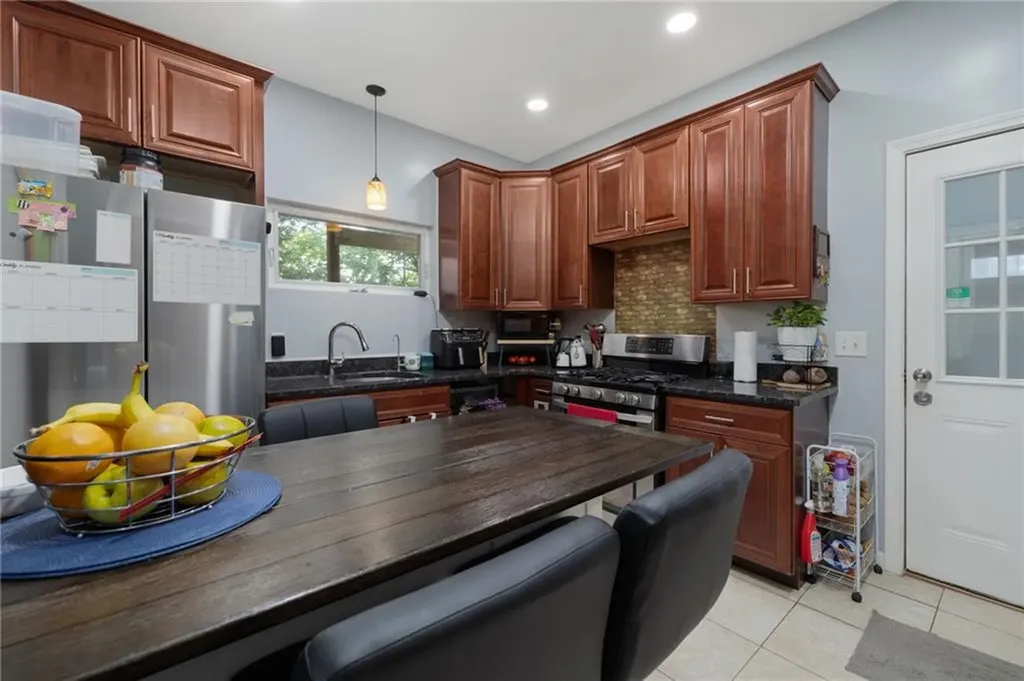 243 Killingly Street Providence RI 02909