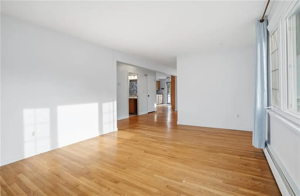 14 Dorothy Avenue Portsmouth RI 02871