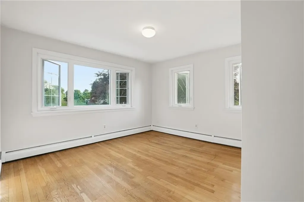 14 Dorothy Avenue Portsmouth RI 02871