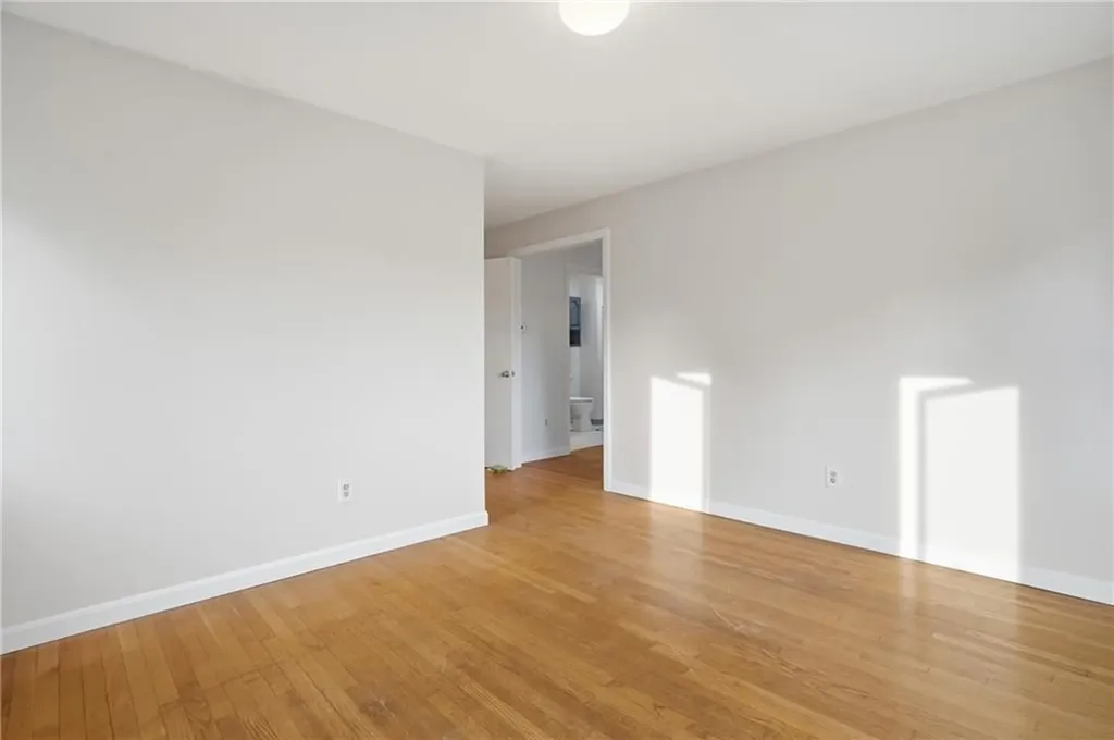 14 Dorothy Avenue Portsmouth RI 02871