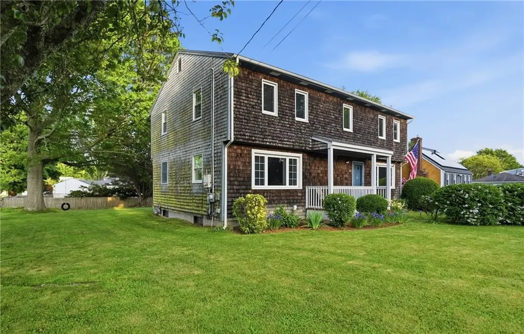 14 Dorothy Avenue Portsmouth RI 02871
