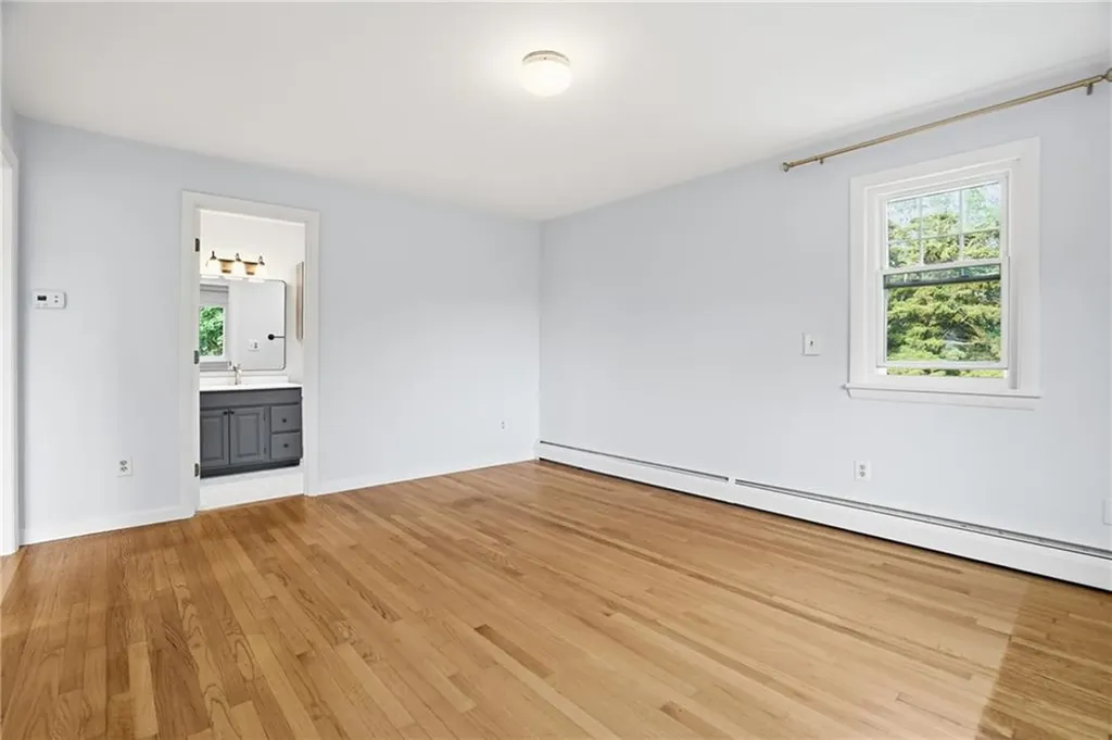 14 Dorothy Avenue Portsmouth RI 02871