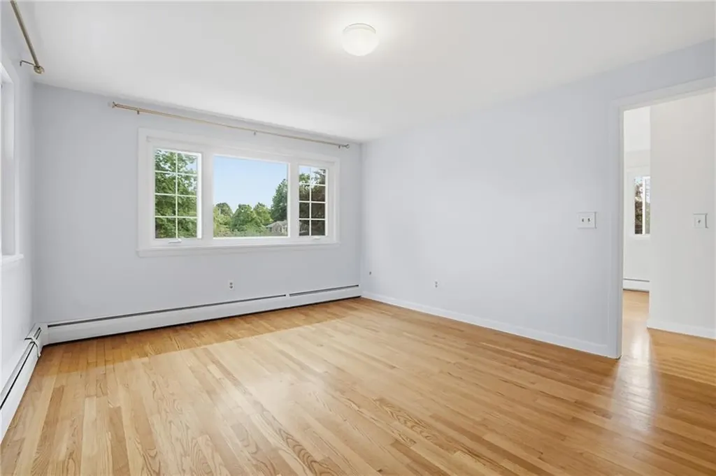 14 Dorothy Avenue Portsmouth RI 02871