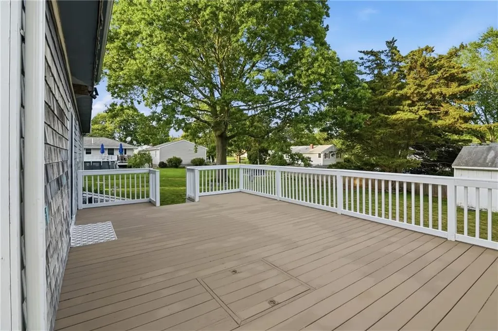 14 Dorothy Avenue Portsmouth RI 02871