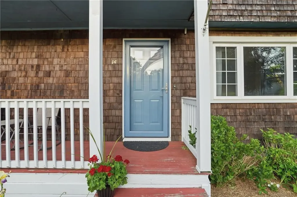 14 Dorothy Avenue Portsmouth RI 02871