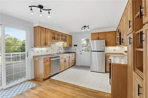14 Dorothy Avenue Portsmouth RI 02871