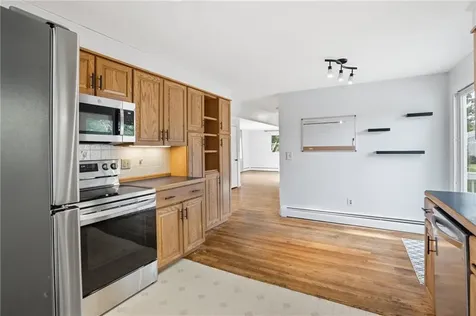 14 Dorothy Avenue Portsmouth RI 02871