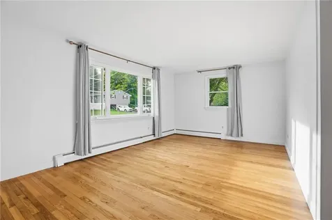 14 Dorothy Avenue Portsmouth RI 02871