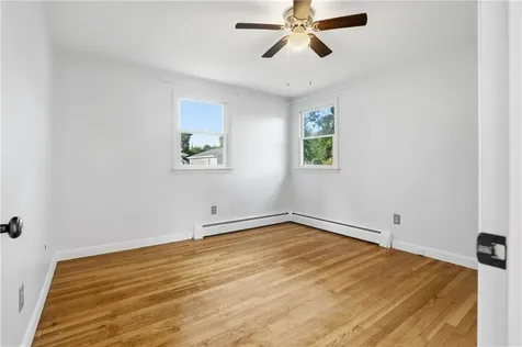 14 Dorothy Avenue Portsmouth RI 02871