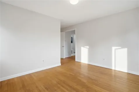 14 Dorothy Avenue Portsmouth RI 02871
