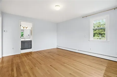 14 Dorothy Avenue Portsmouth RI 02871