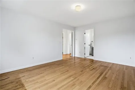 14 Dorothy Avenue Portsmouth RI 02871