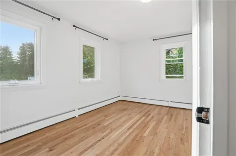 14 Dorothy Avenue Portsmouth RI 02871