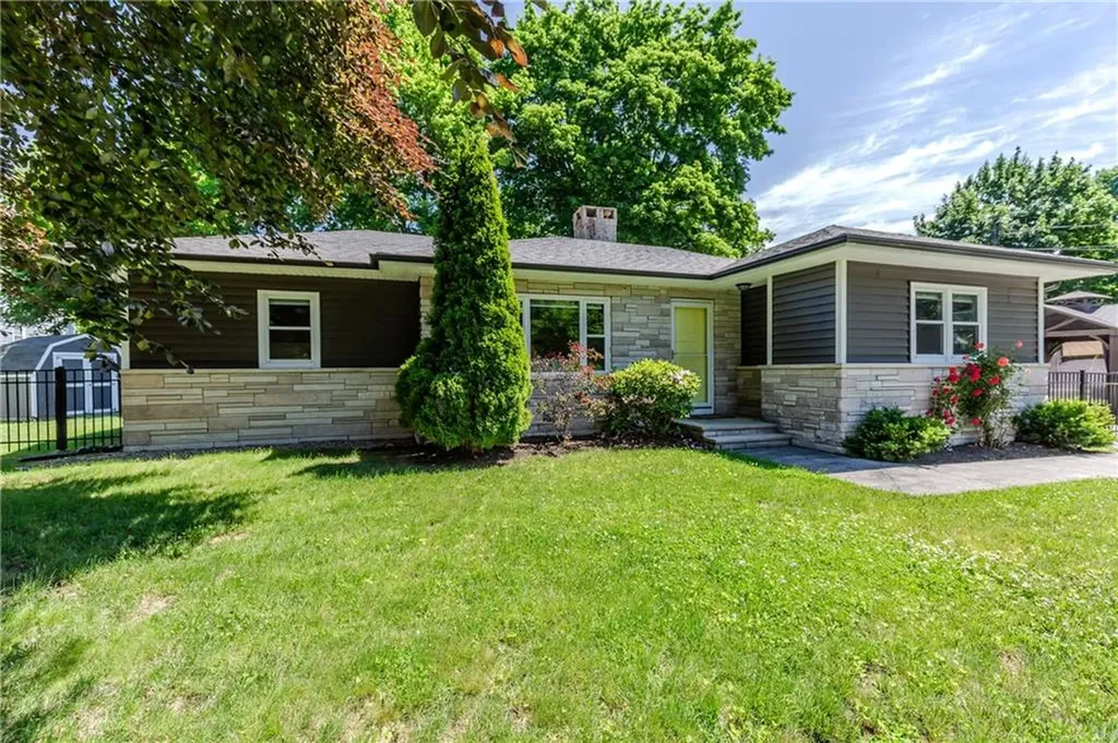 18 Hattie Avenue Smithfield RI 02828