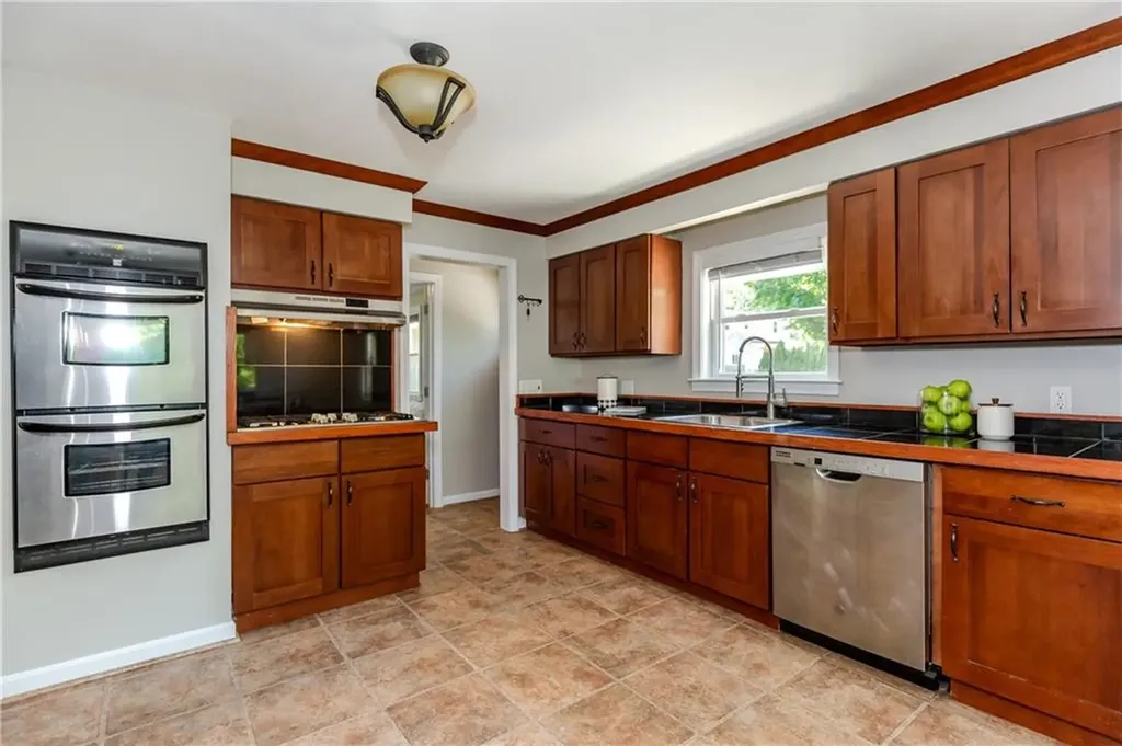 18 Hattie Avenue Smithfield RI 02828