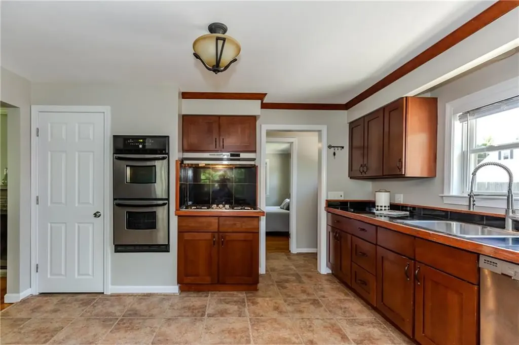 18 Hattie Avenue Smithfield RI 02828