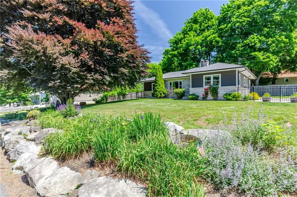 18 Hattie Avenue Smithfield RI 02828