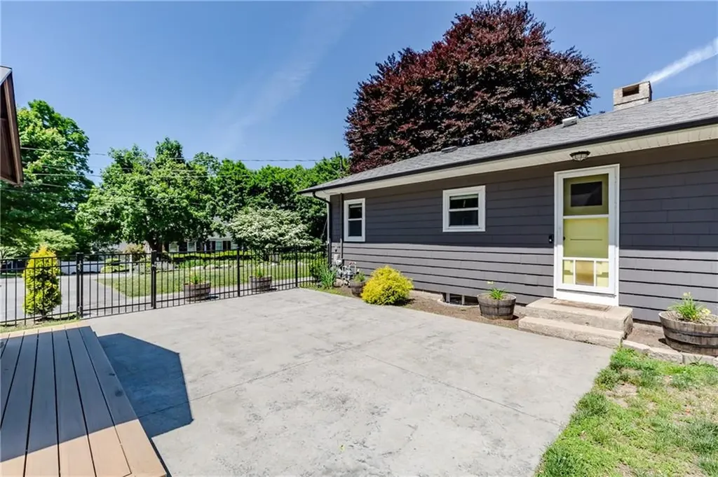 18 Hattie Avenue Smithfield RI 02828
