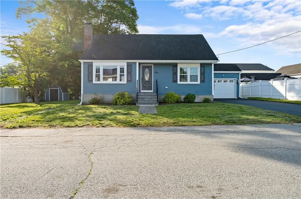 9 Castro Street East Providence RI 02916