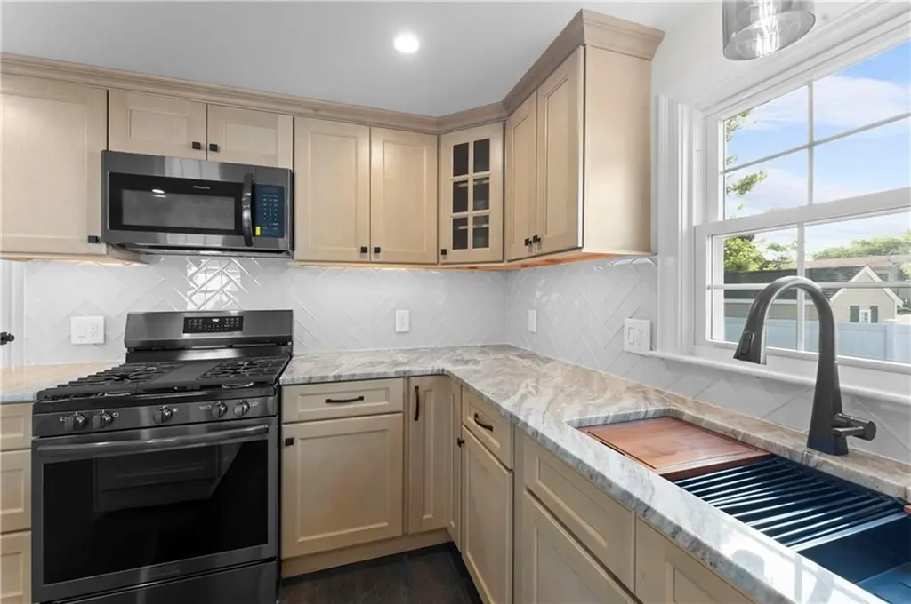 9 Castro Street East Providence RI 02916