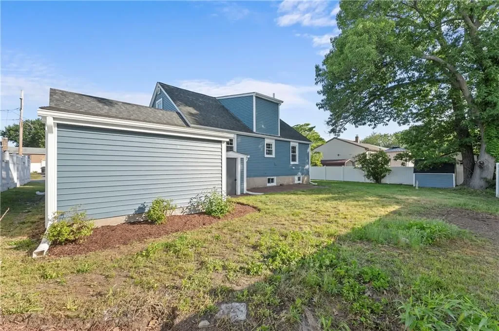 9 Castro Street East Providence RI 02916