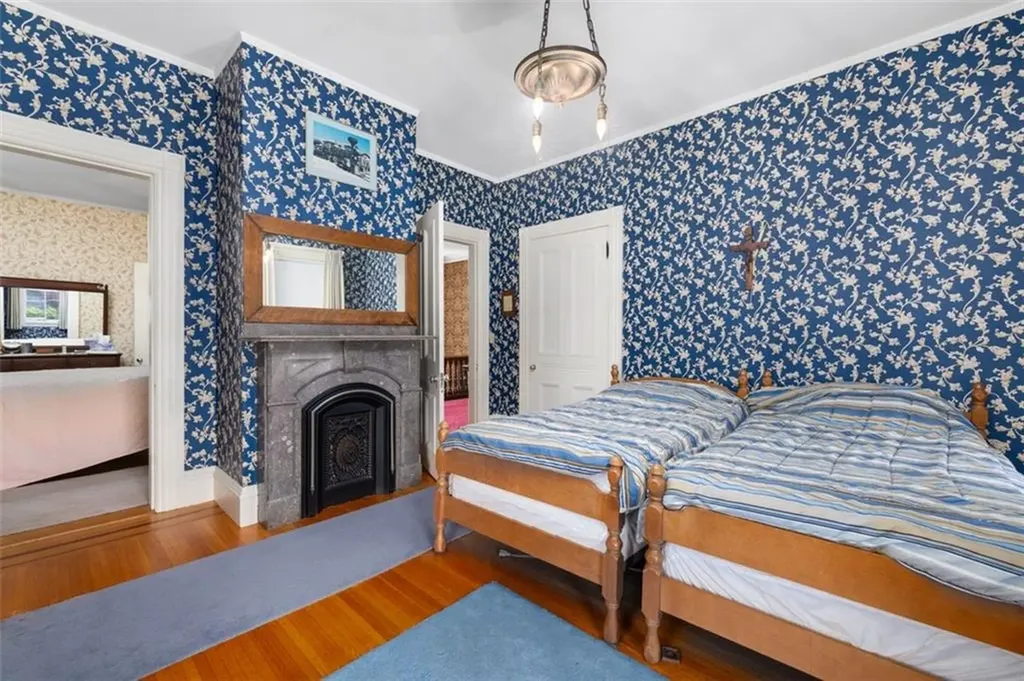 20 Bainbridge Avenue Providence RI 02909