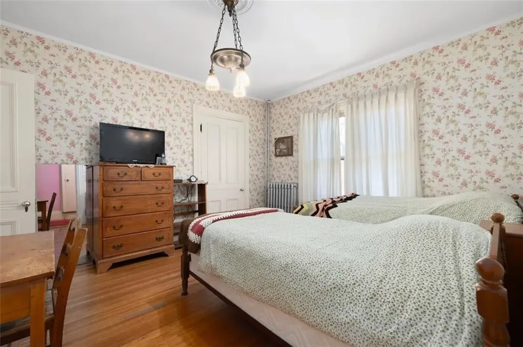 20 Bainbridge Avenue Providence RI 02909