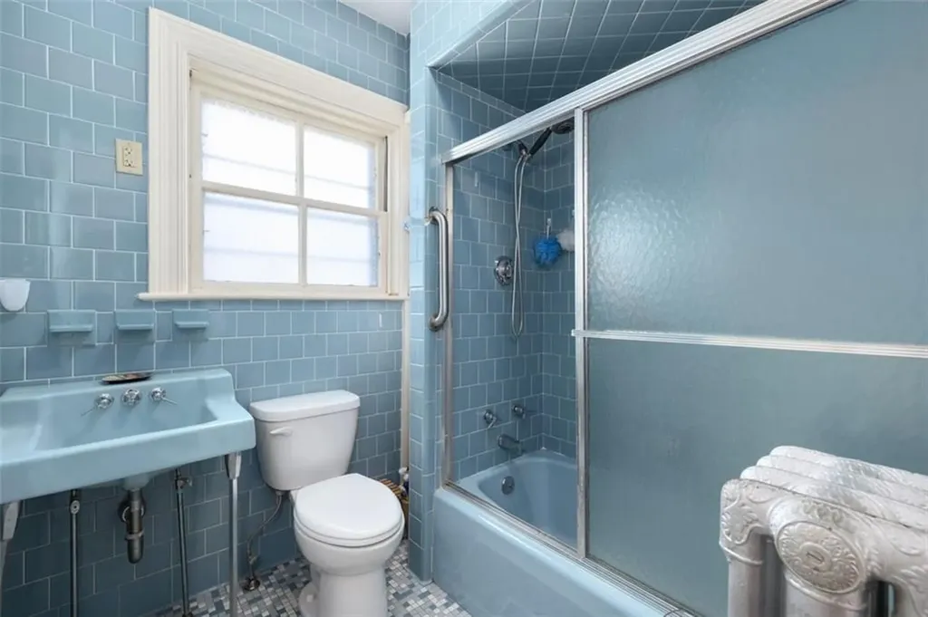 20 Bainbridge Avenue Providence RI 02909