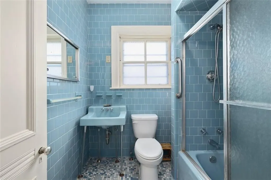 20 Bainbridge Avenue Providence RI 02909