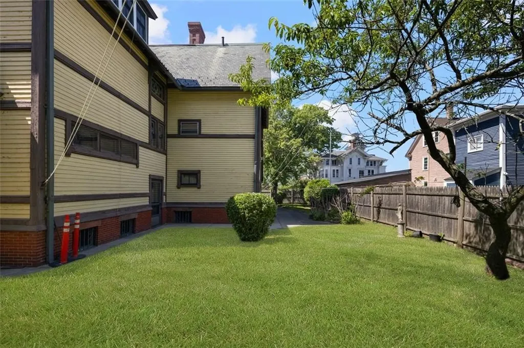 20 Bainbridge Avenue Providence RI 02909