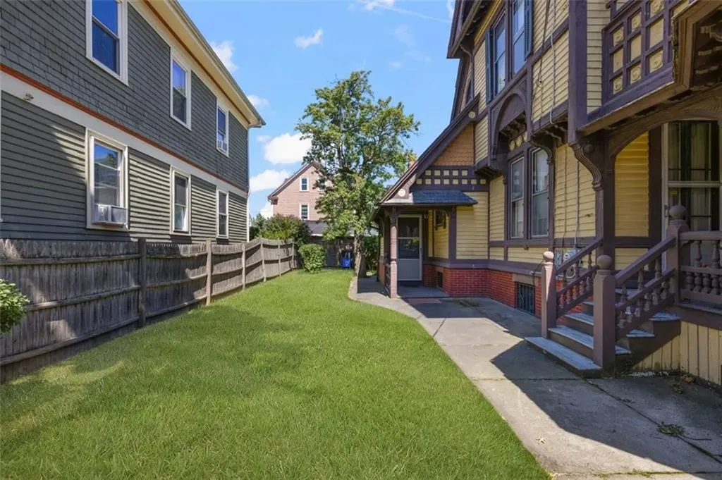 20 Bainbridge Avenue Providence RI 02909