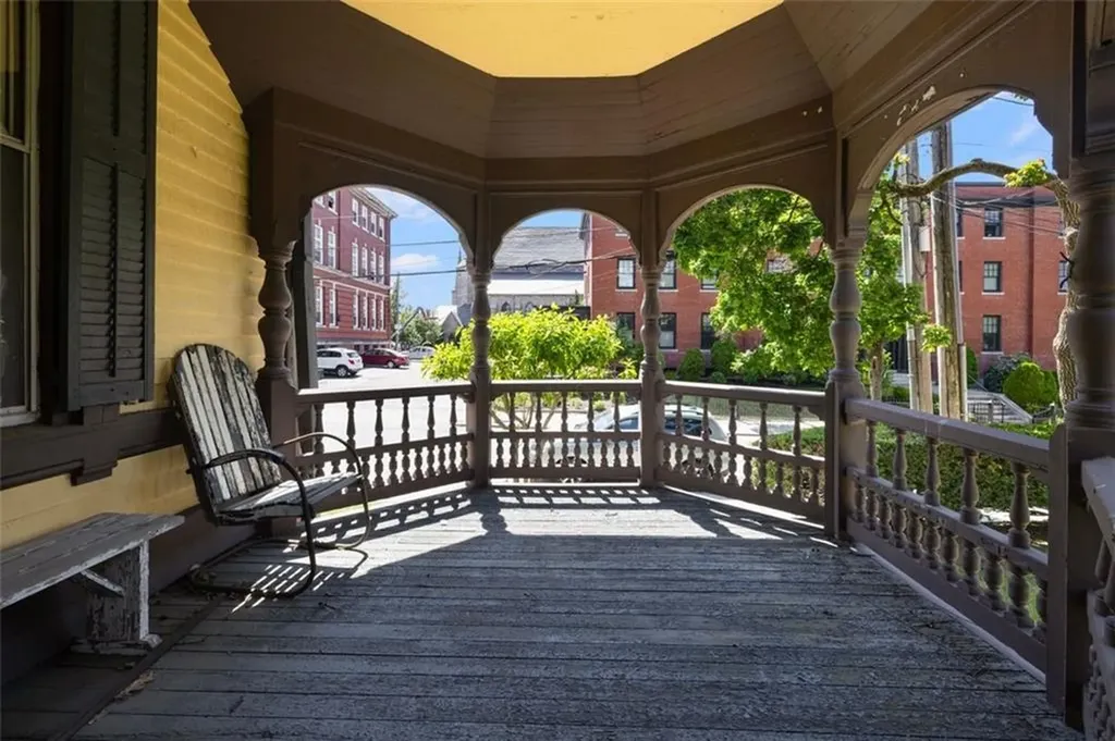20 Bainbridge Avenue Providence RI 02909